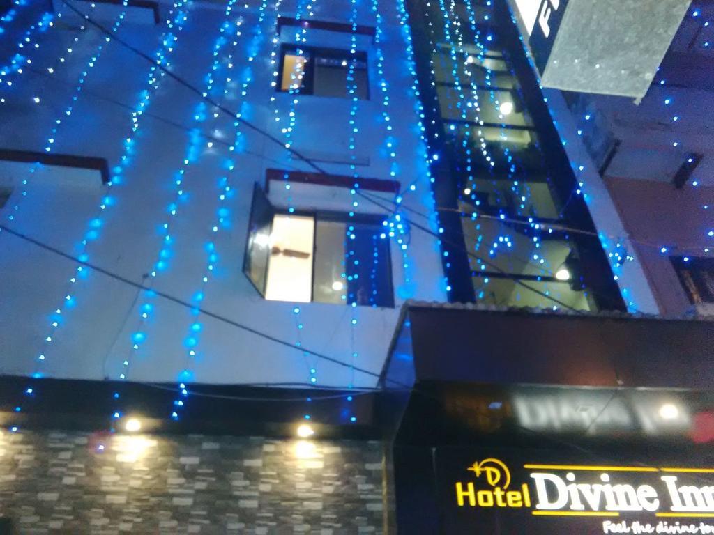 Hotel Divine Inn Варанаси Стая снимка